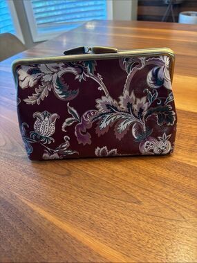 New Patricia Nash Boxed Evelina Leather Crossbody KissLock Maroon Floral Handbag